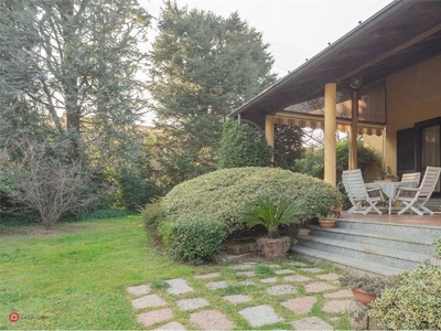 Villa in Vendita in Via Antonio Pigafetta 4 a Carate Brianza