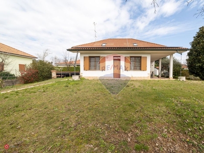 Villa in Vendita in Via Armando Diaz 1 a Pozzo d'Adda