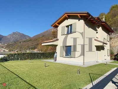 Villa in Vendita in Via Bosco Impero a Carlazzo