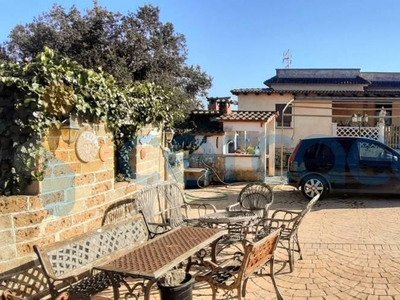 Villa in vendita in Via Delle Genziane, Ardea