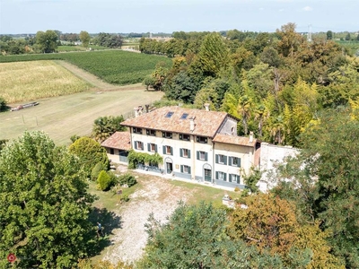 Villa in Vendita in Via delle Scuole 2 a Cervignano del Friuli