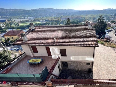 Villa in Vendita in Via Fratelli Bandiera a Perugia