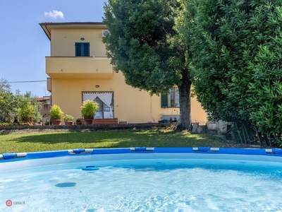 Villa in Vendita in Via Piave 50050 a Cerreto Guidi