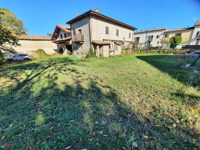 Villa in Vendita in Via Roma a Vigolzone