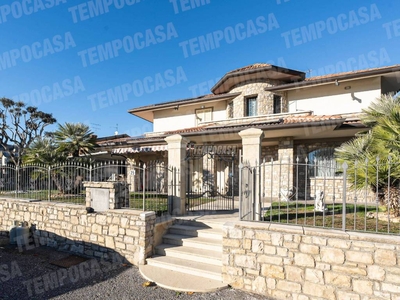 Villa unifamiliare via Aldo Moro 25, San Paolo d'Argon