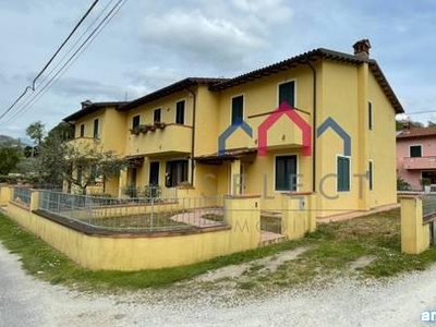 Ville, villette, terratetti Borgo a Mozzano cucina: Cucinotto,