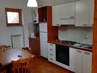Appartamento in in vendita da privato a Porano via Col di Lana, 19