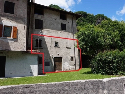 Appartamento in vendita a Borgo Chiese via Cesare Battisti, 10