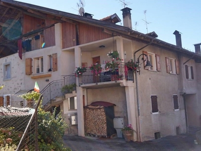 Appartamento in vendita a Borgo Lares zuclo