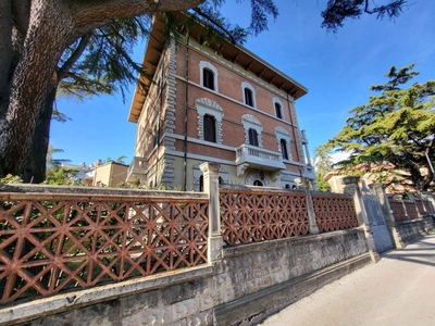 Appartamento in vendita a Foligno via Filzi