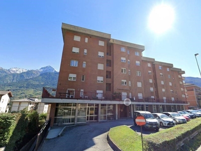 Appartamento in vendita ad Aosta via Parigi, 143