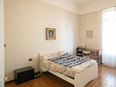 Camera arredata in appartamento in Umbria, Milano