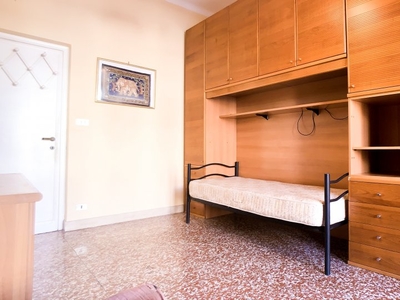 Camera singola in appartamento a Trieste, Roma