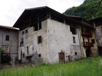 Casa Indipendente in vendita a Borgo Chiese chiesa, 3