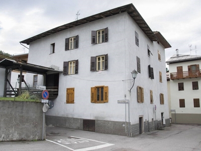 Casa Indipendente in vendita a Dimaro Folgarida piazza San Giovanni