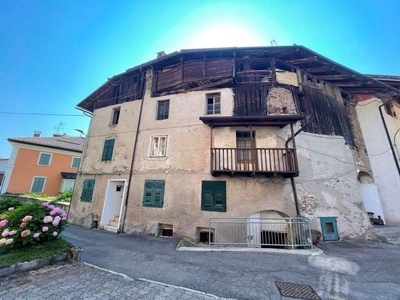 Casa Indipendente in vendita a Malé via Monte Grappa, 24