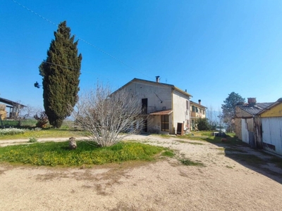 Casa Indipendente in vendita a Montefalco strada Provinciale di La Bruna