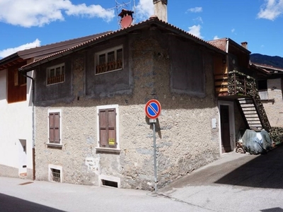 Casa Indipendente in vendita a Pieve di Bono-Prezzo via Centrale, 57
