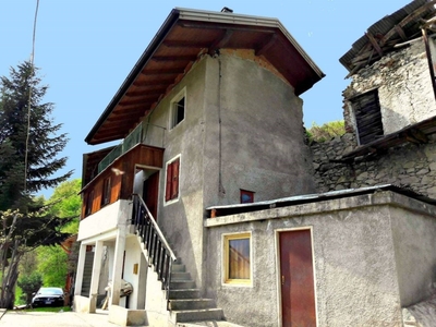 Casa Indipendente in vendita a Roncegno Terme scali