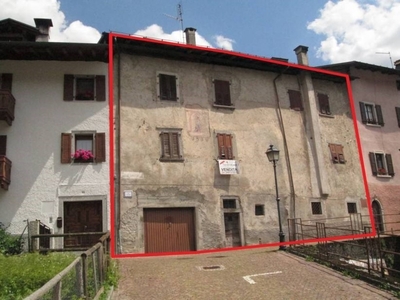 Casa Indipendente in vendita a Sella Giudicarie via Castello, 100