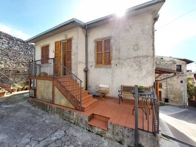 Casa Indipendente in vendita a Spoleto località cerro-eggi