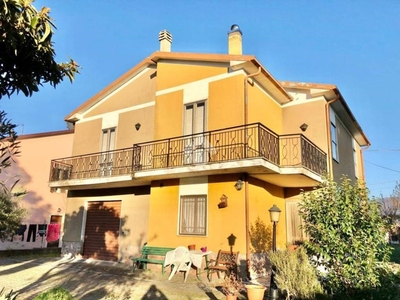 Villa in vendita a Spoleto località San Brizio