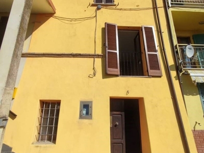 Casa Indipendente in vendita a Spoleto strada Provinciale di Beroide