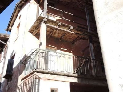 Casa Indipendente in vendita a Trambileno frazione Lesi, 16