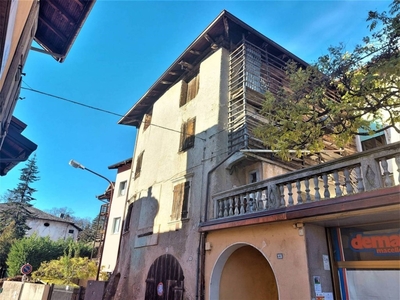 Casa Indipendente in vendita ad Altopiano della Vigolana via Roma