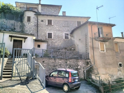 Casa Indipendente in vendita ad Arrone via Guglielmo Marconi