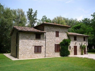 Casale in vendita a Perugia strada Provinciale di Pantano
