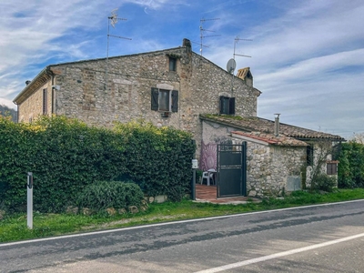 Casale in vendita ad Alviano madonnella