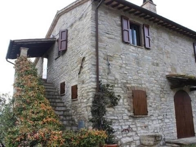Casale in vendita ad Assisi frazione Paradiso, 41