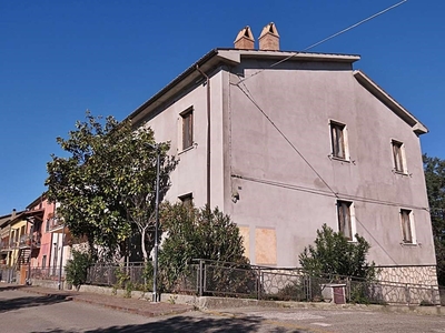 Villa a Schiera in vendita a Baschi