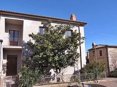 Villa Bifamiliare in vendita a Baschi via del Risorgimento