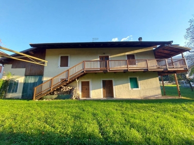 Villa Bifamiliare in vendita a Levico Terme via del Maso Montel