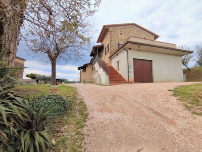 Villa Bifamiliare in vendita a Perugia strada di montalcino, 2