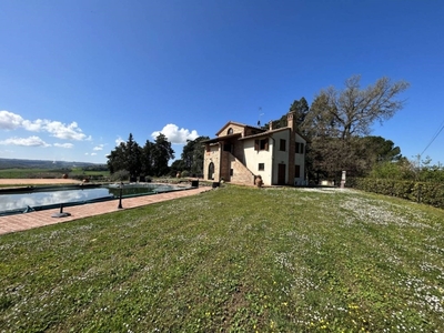 Villa in vendita a Castiglione del Lago località Collelungo