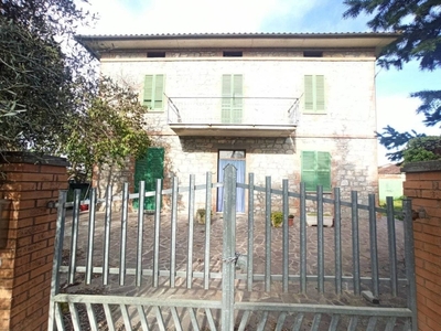Villa in vendita a Castiglione del Lago via Roma