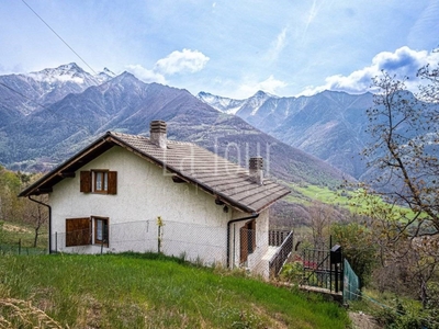 Villa in vendita a Challand-Saint-Victor