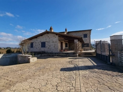 Villa in vendita a Deruta strada Provinciale di Marsciano