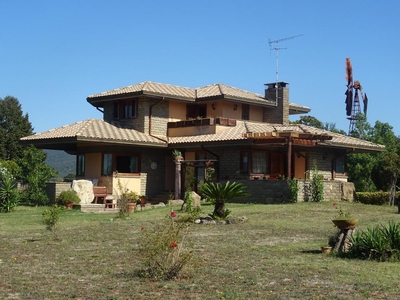 villa in vendita a Manziana