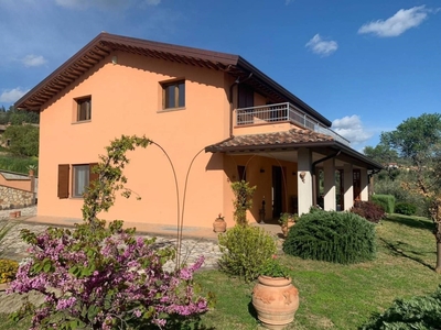 Villa in vendita a Passignano sul Trasimeno via degli Olivi