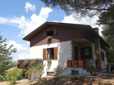 Villa in vendita a Passignano sul Trasimeno via delle baite