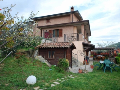 Villa in vendita a Perugia strada di Canneto