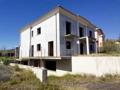 Villa in vendita a Zafferana Etnea
