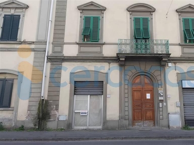 Appartamento Bilocale da ristrutturare, in vendita in Via Giovanni Da Empoli 34, Empoli