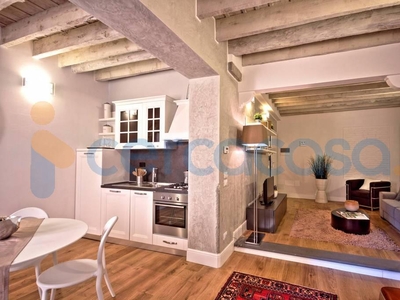 Appartamento Bilocale in ottime condizioni, in vendita in Via Dei Rustici, Firenze