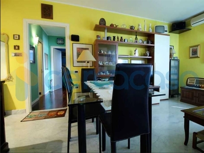 Appartamento in ottime condizioni in vendita a Ortonovo