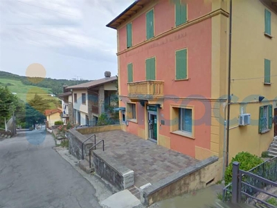 Appartamento Quadrilocale da ristrutturare in vendita a San Benedetto Val Di Sambro